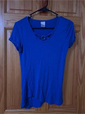 No Boundaries Royal Blue Short Sleeve V-Neck Top with Ring Accent